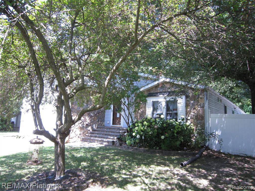 Howell, MI 48843,5673 Chippewa Drive