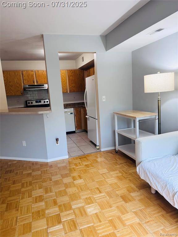 Ann Arbor, MI 48104,2225 S Huron Parkway