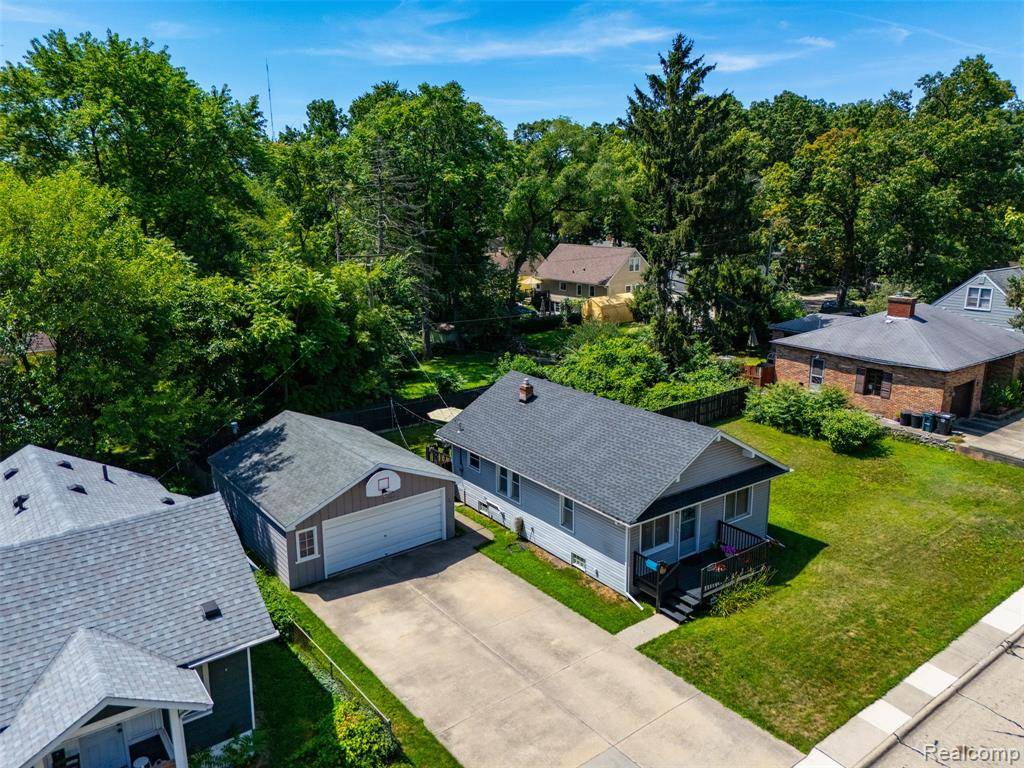 Oak Park, MI 48237,8431 Roseland Court