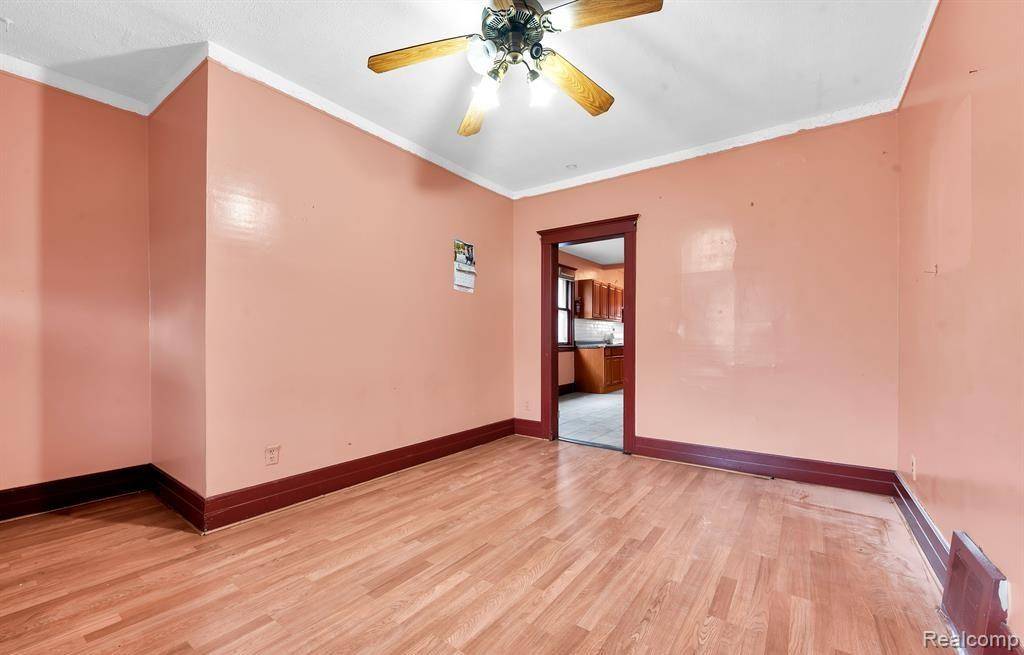Hamtramck, MI 48212,9506 Charest Street