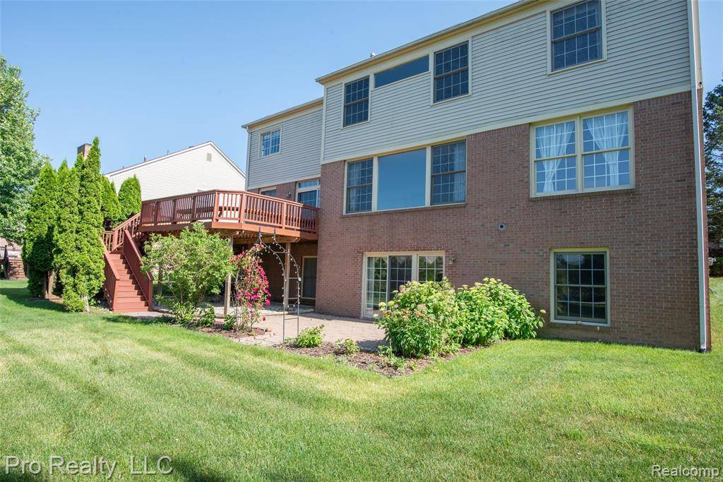 Rochester, MI 48306,4233 Holly Lane