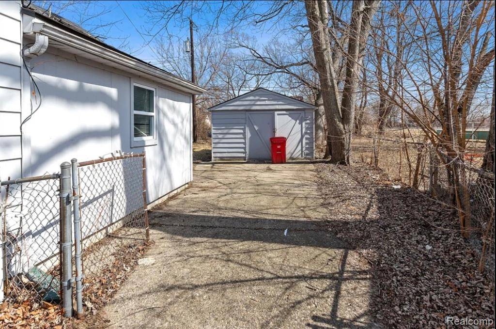 Washington, MI 48021,21916 Oakwood Avenue