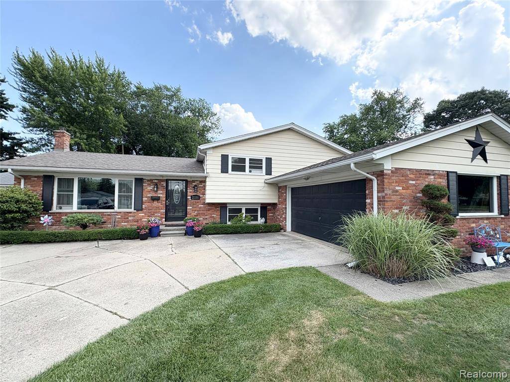 Saint Clair Shores, MI 48081,21100 Martin Road