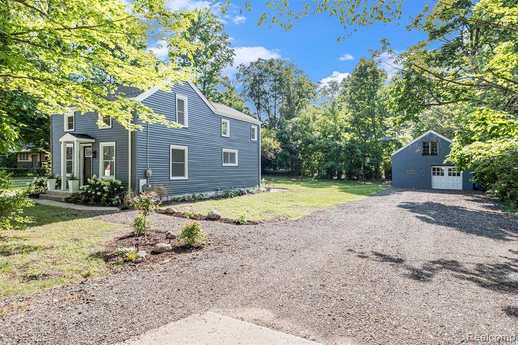 Holly, MI 48442,210 Legrande Street