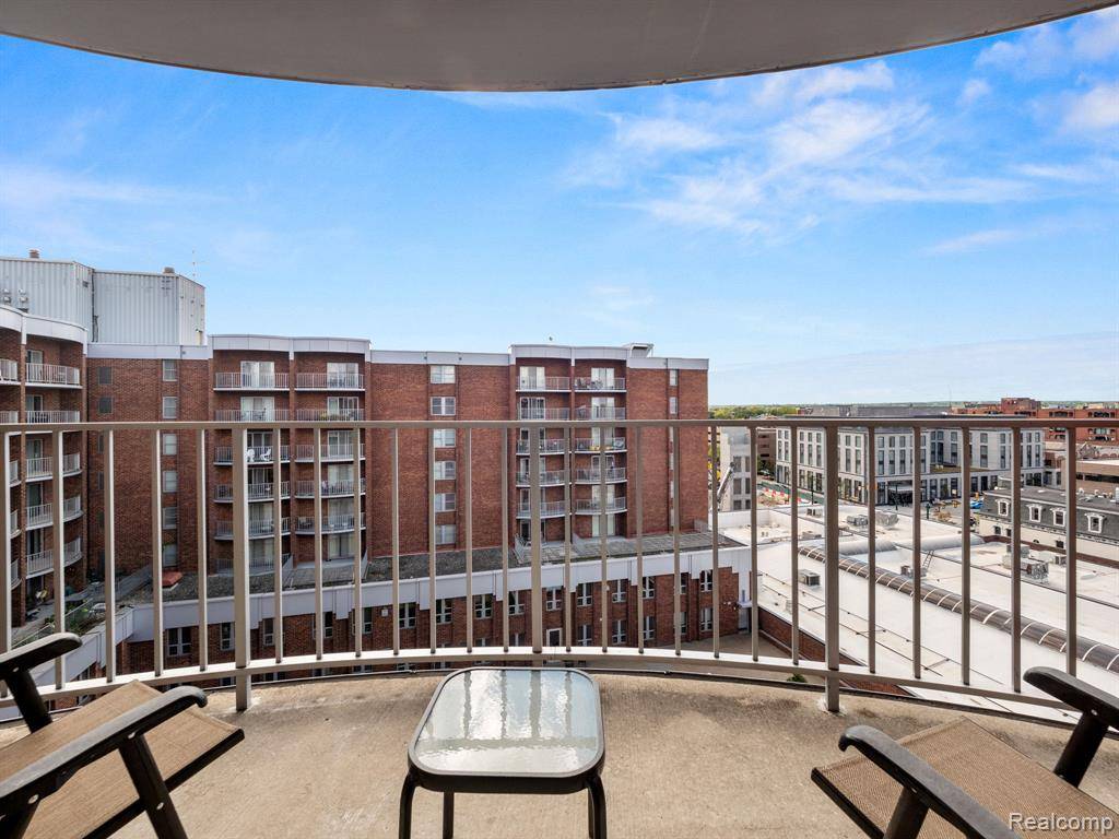 Birmingham, MI 48009,411 S OLD WOODWARD Avenue