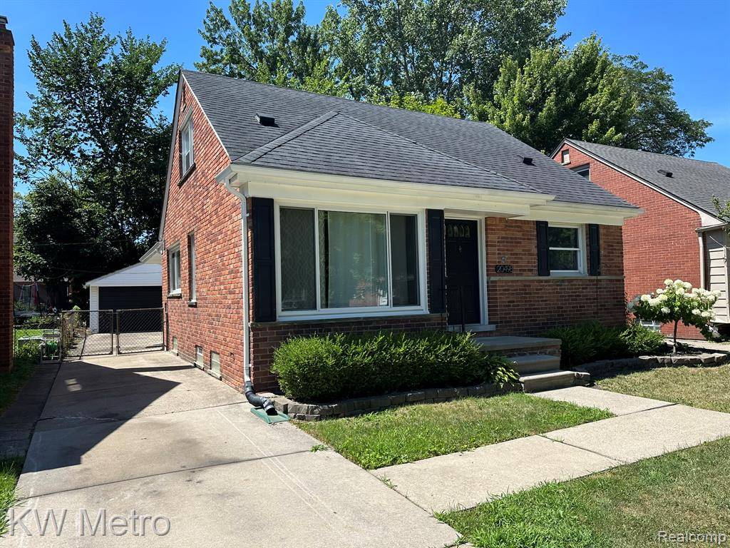 Harper Woods, MI 48225,20498 Country Club Drive