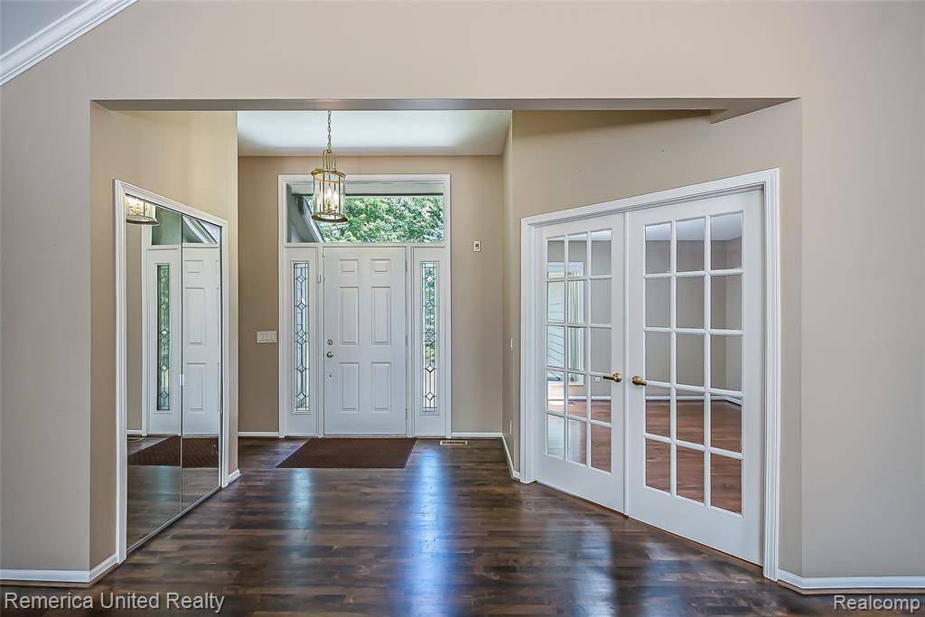 Farmington Hills, MI 48335,37188 Chickadee Lane