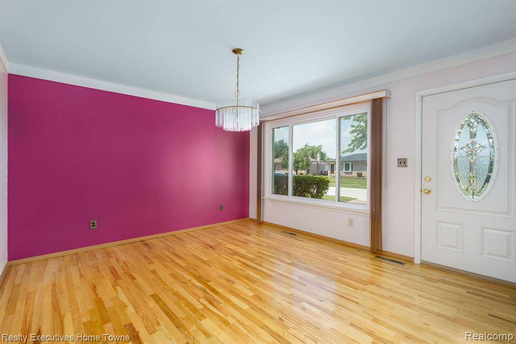 Roseville, MI 48066,15616 Alsip Street