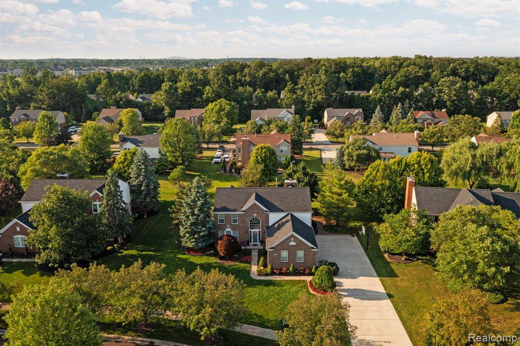 Canton, MI 48188,393 Pleasant Ridge Drive