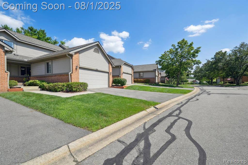 Brighton, MI 48116,999 Hickory Drive