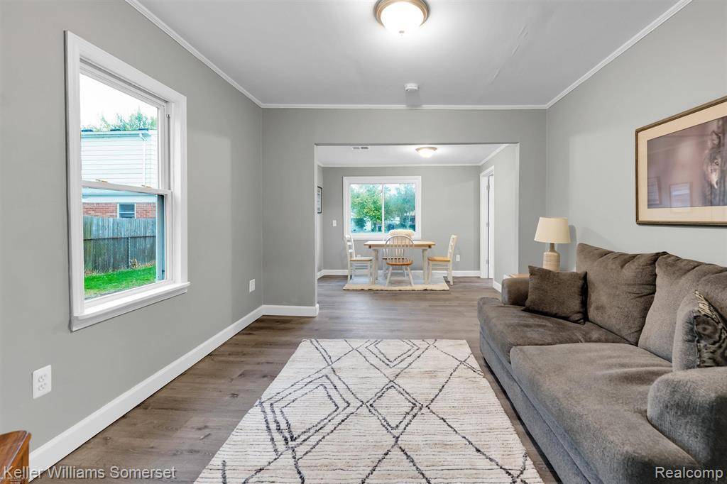 Saint Clair Shores, MI 48082,22937 Detour Street