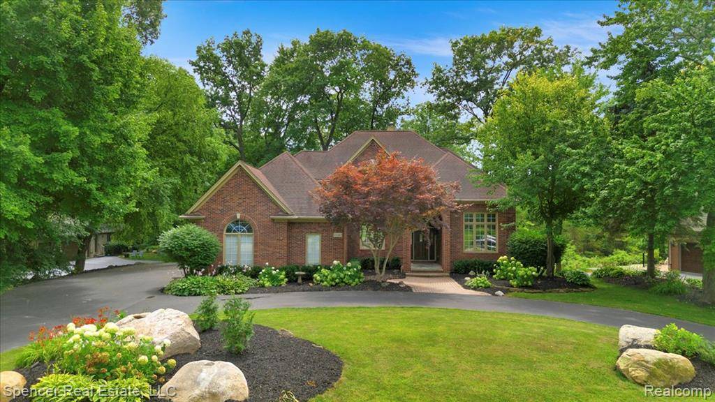 Davisburg, MI 48350,10145 Creekwood Trail