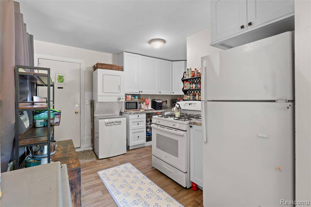 Westland, MI 48186,35720 Glen Street