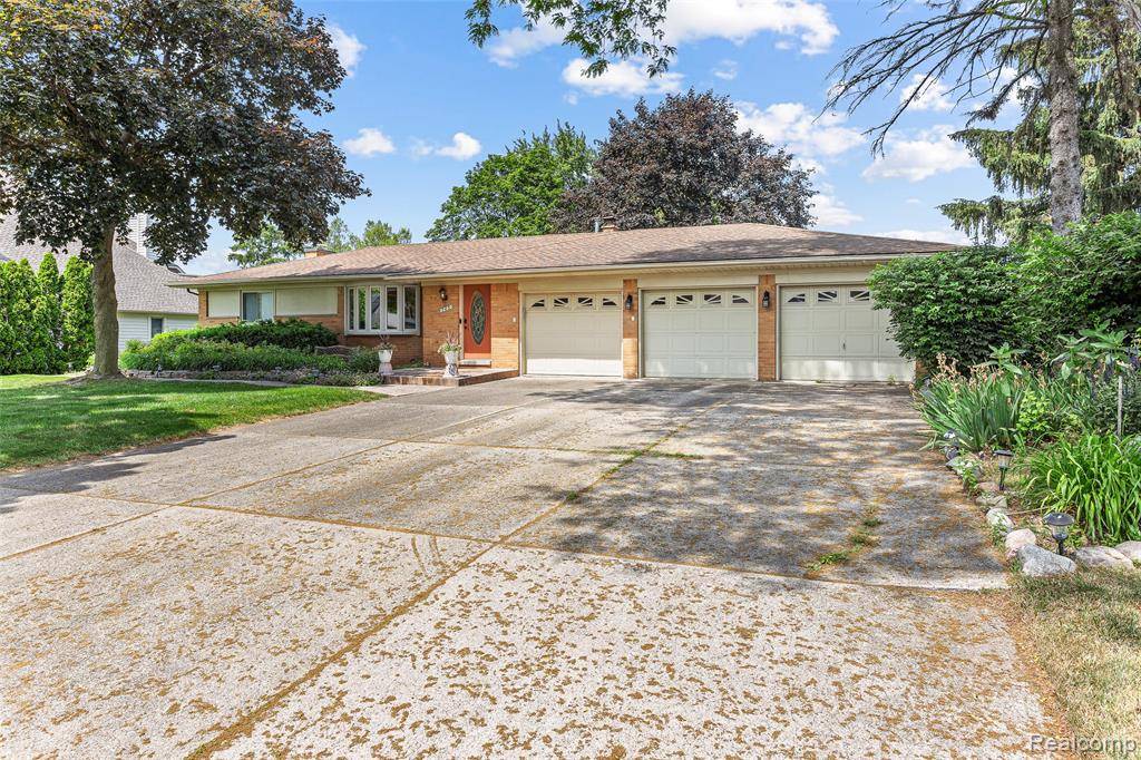 Waterford, MI 48328,345 Beverly Island Drive