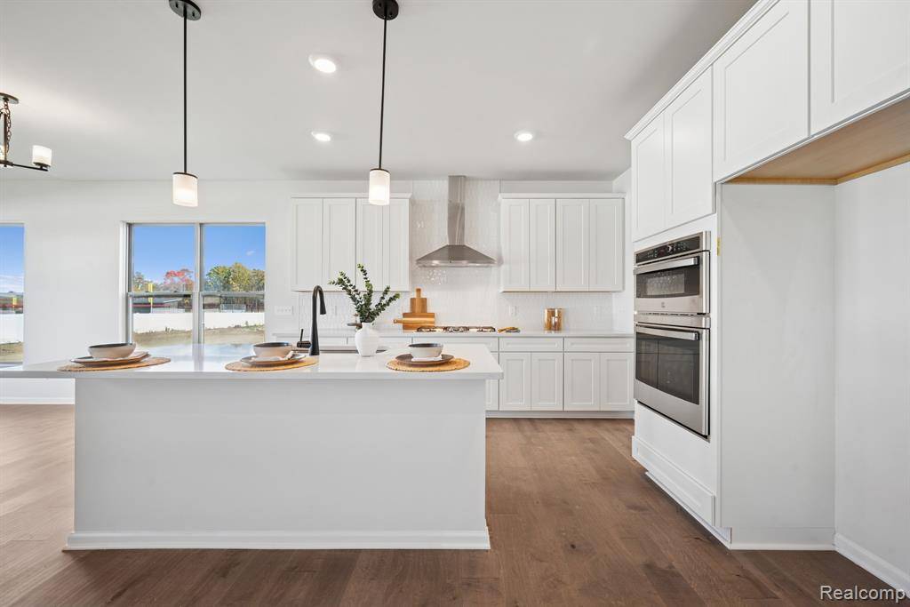 Washington, MI,12111 Moore Lane