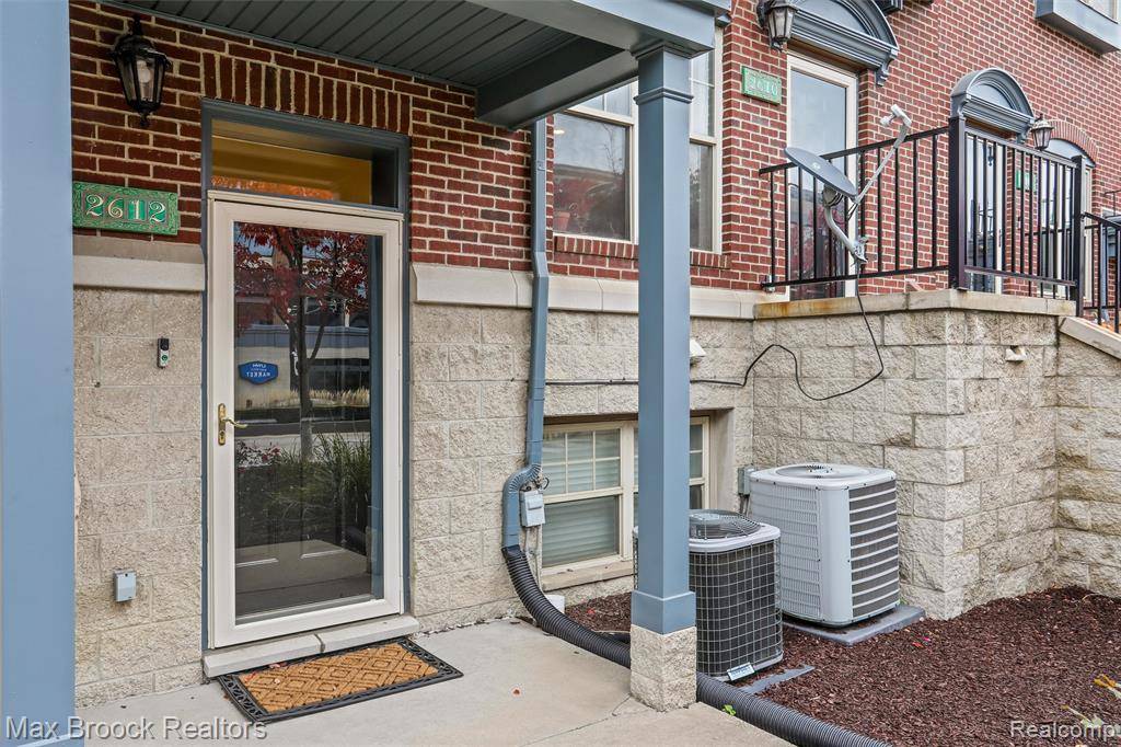 Detroit, MI 48201,2612 Woodward Avenue