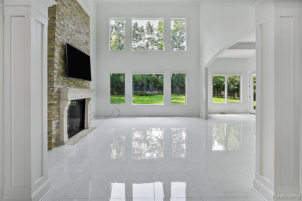Bloomfield Hills, MI 48302,2707 Turtle Lake Drive