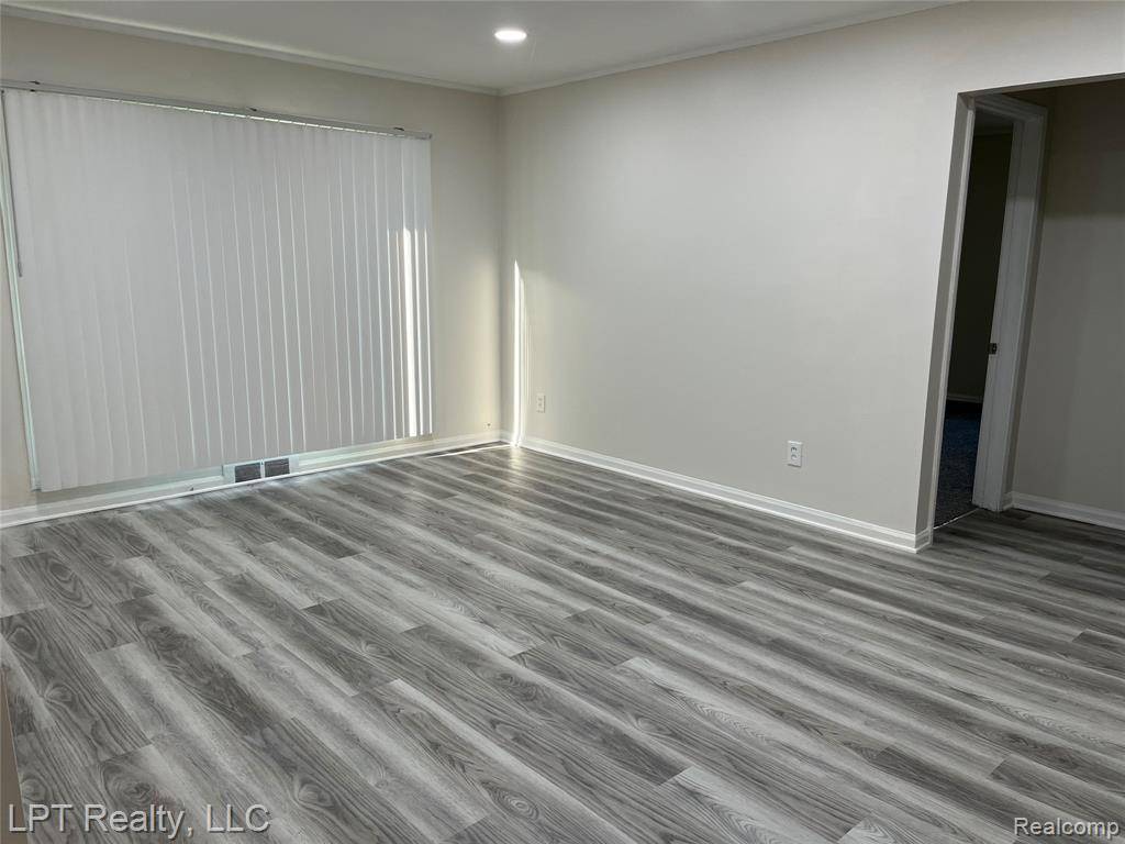 Oak Park, MI 48237,10731 Albany Street