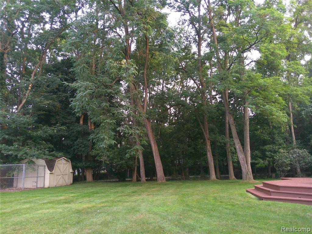 Fenton, MI 48430,1039 S S East St Street