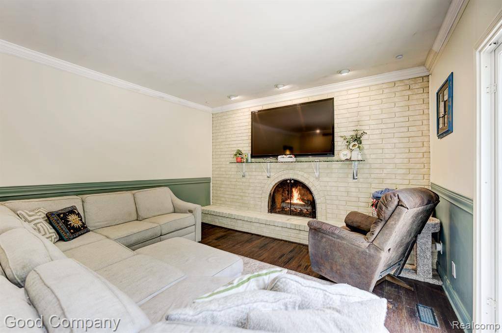 Farmington Hills, MI 48336,25337 Briarwyke Drive