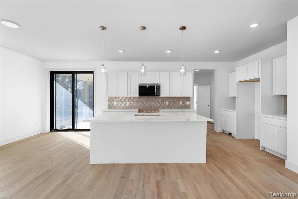 Pinckney, MI 48169,8981 Acacia Trail