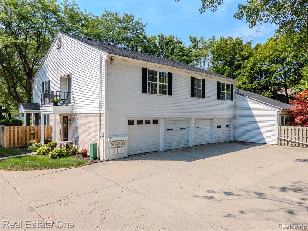 Harrison Township, MI,24645 Spring Lane