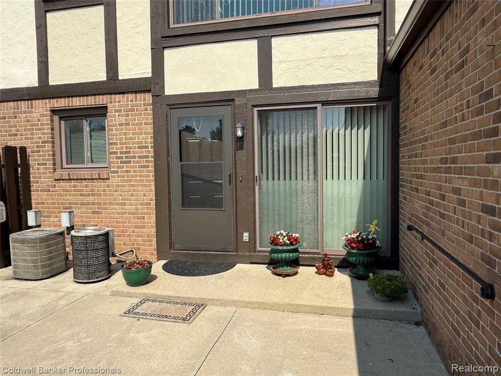 Saint Clair Shores, MI 48082,311 Country Club Drive