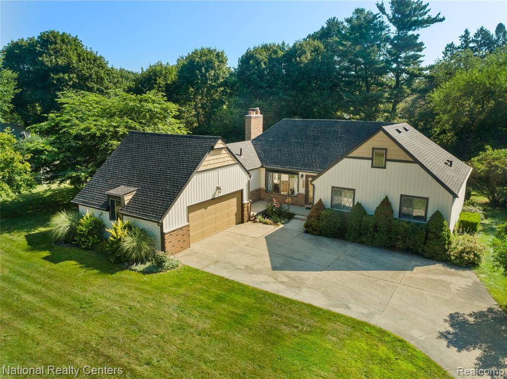 Rochester Hills, MI 48307,3243 Norton Lawn