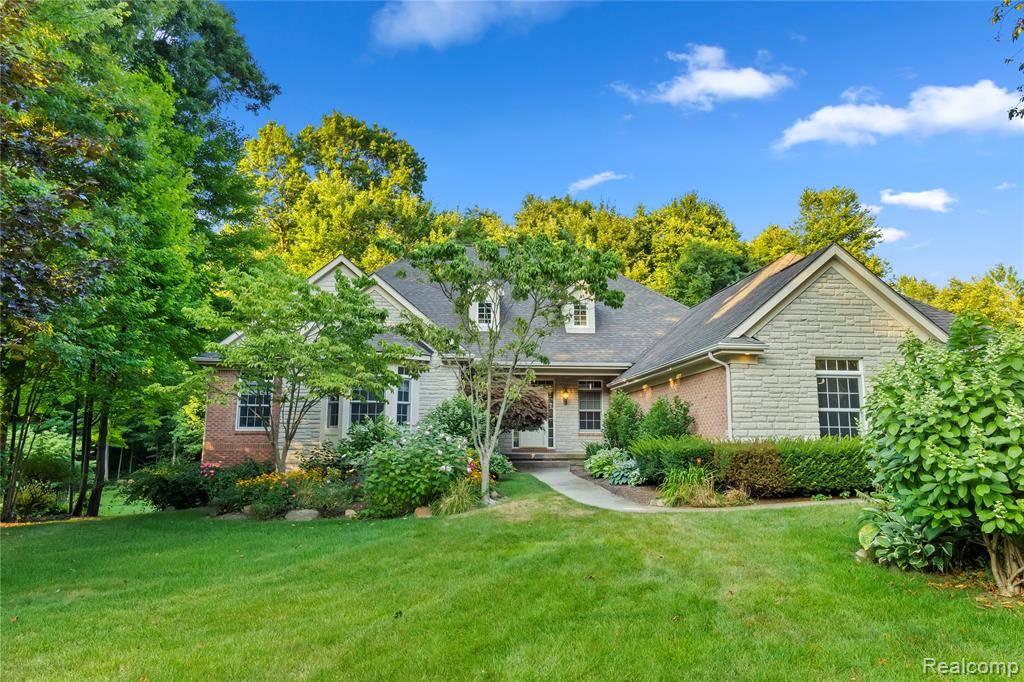 Clarkston, MI 48348,9748 Kings Valley