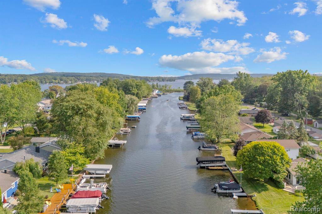 Pinckney, MI 48169,11026 Colony Road