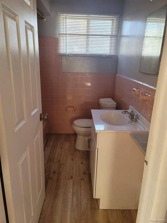 Detroit, MI 48235,16866 Greenfield Road