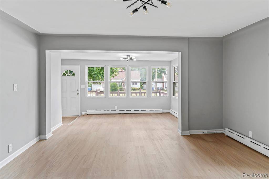 Warren, MI 48091,24609 EUREKA Avenue