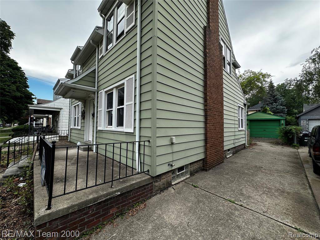 Dearborn, MI 48124,21546 Tenny Street
