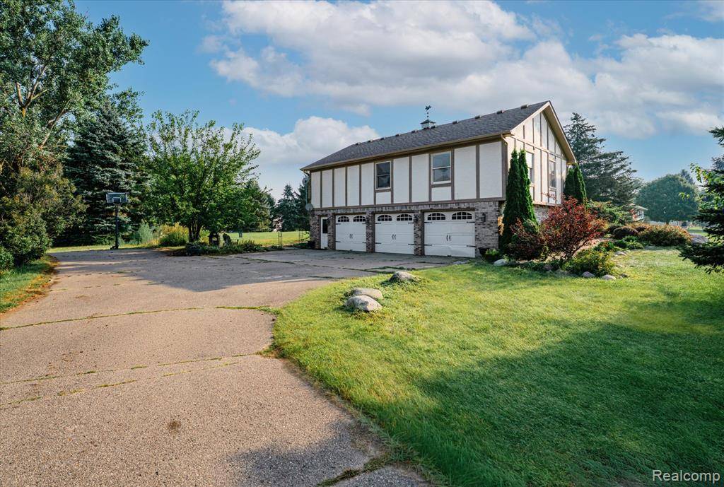 Oxford, MI 48371,281 Coryell Drive