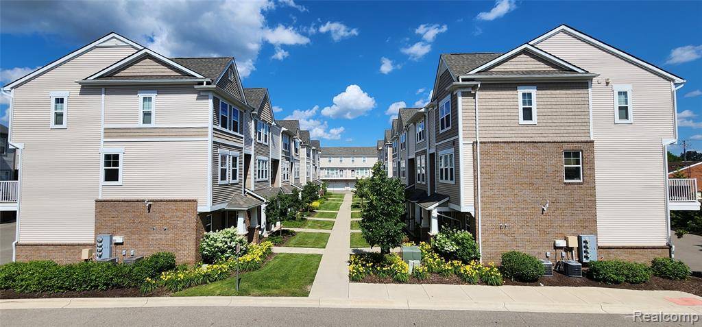 Wixom, MI 48393,3247 Chambers W