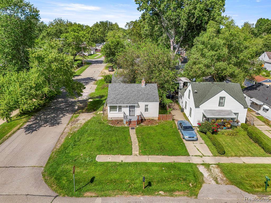 Redford, MI 48240,19701 Seminole