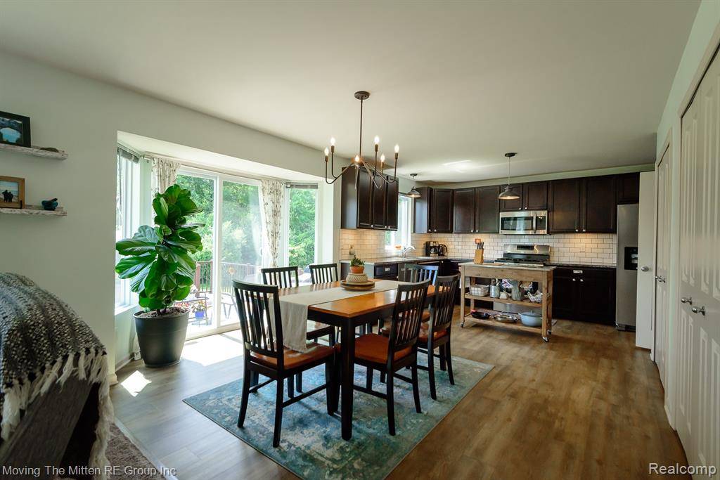 Van Buren, MI 48111,42773 Colonial Road