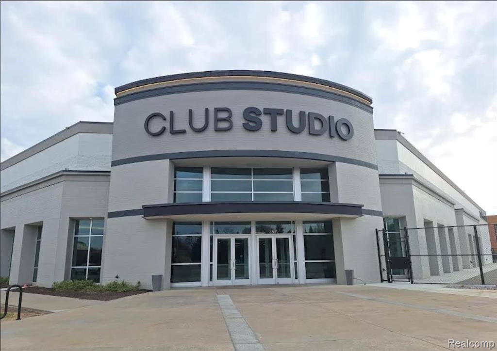 Birmingham, MI 48009,2725 E Maple Road