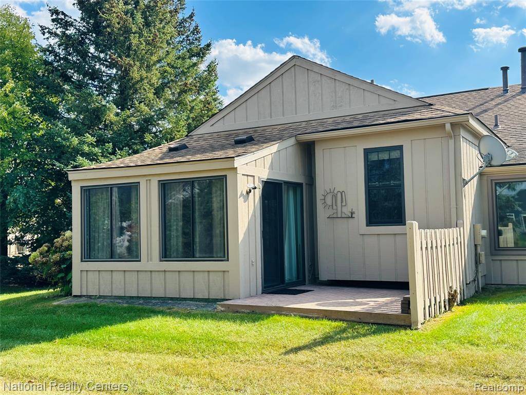 South Lyon, MI 48178,12421 Cambridge Boulevard