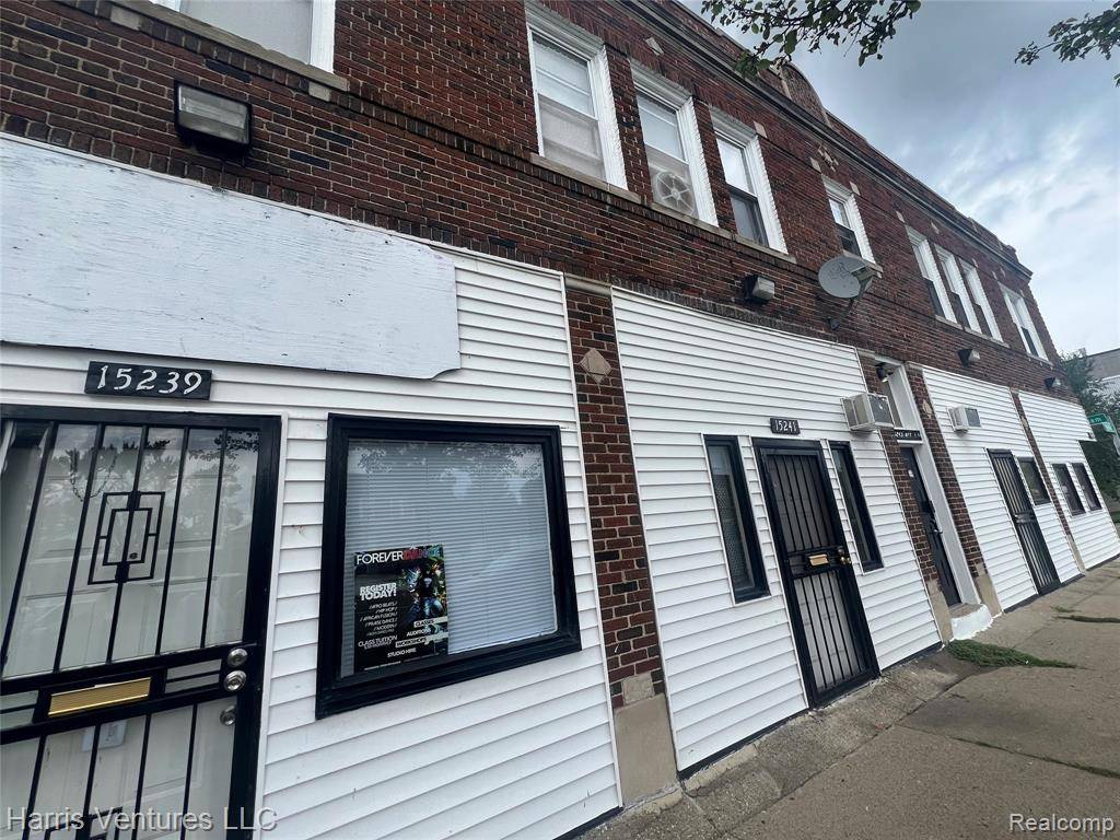 Detroit, MI 48224,15239 Mack Avenue