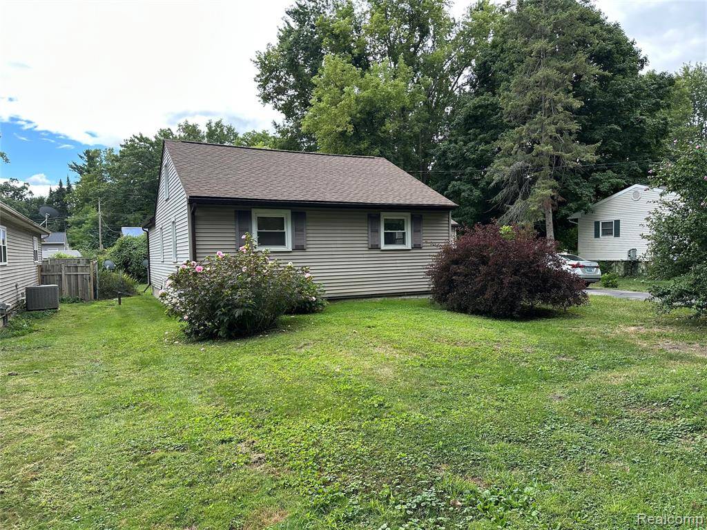 Haslett, MI 48840,1779 Baker Street