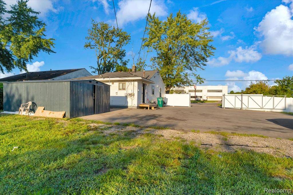 Romulus, MI 48174,6837 Middlebelt Road