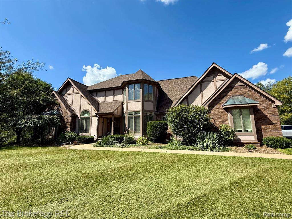 South Lyon, MI 48178,12088 Pinebrook Lane