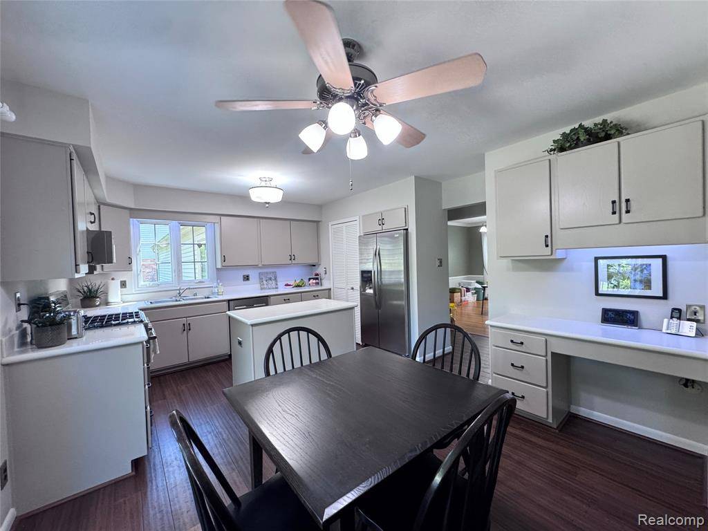 Northville, MI,42098 Banbury Road