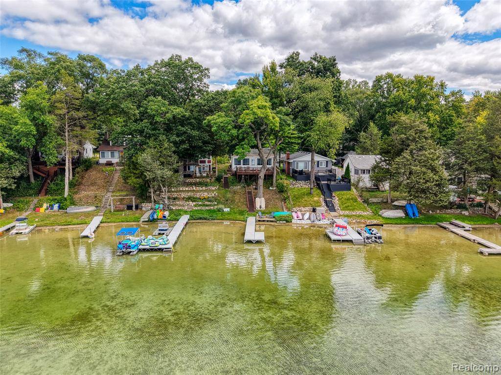 Pinckney, MI 48169,10344 Langley Drive