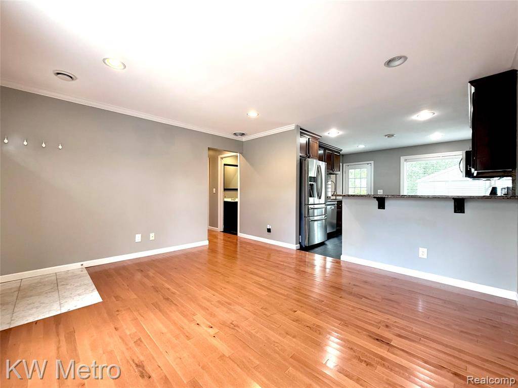 Beverly Hills, MI 48025,15925 W 14 Mile Road