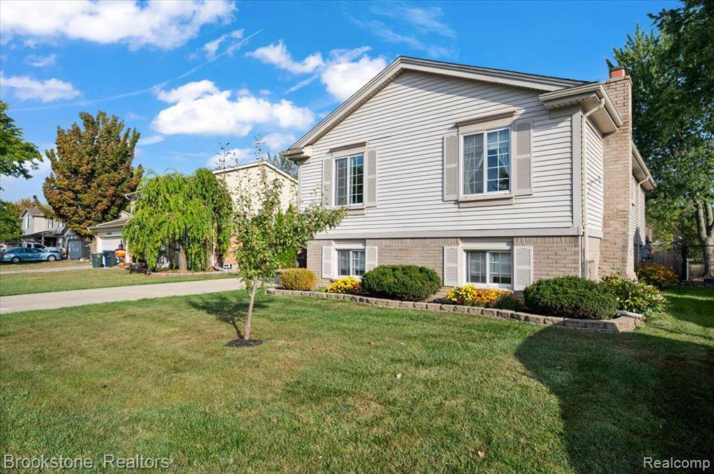 Canton, MI 48188,42384 Beechwood Court