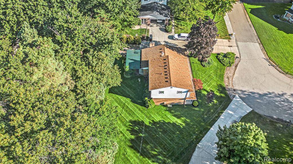 Shelby Twp, MI 48316,6603 Guildford Drive