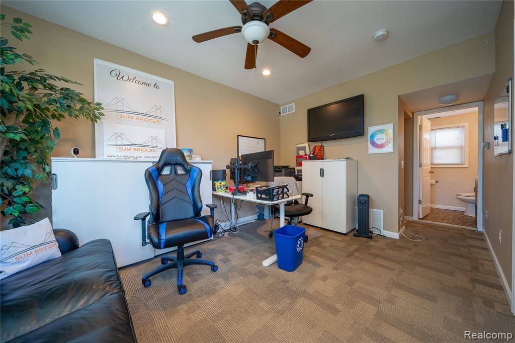 Auburn Hills, MI 48340,18 E E Rutgers Avenue