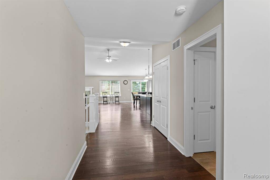 Howell, MI 48843,457 Hosta